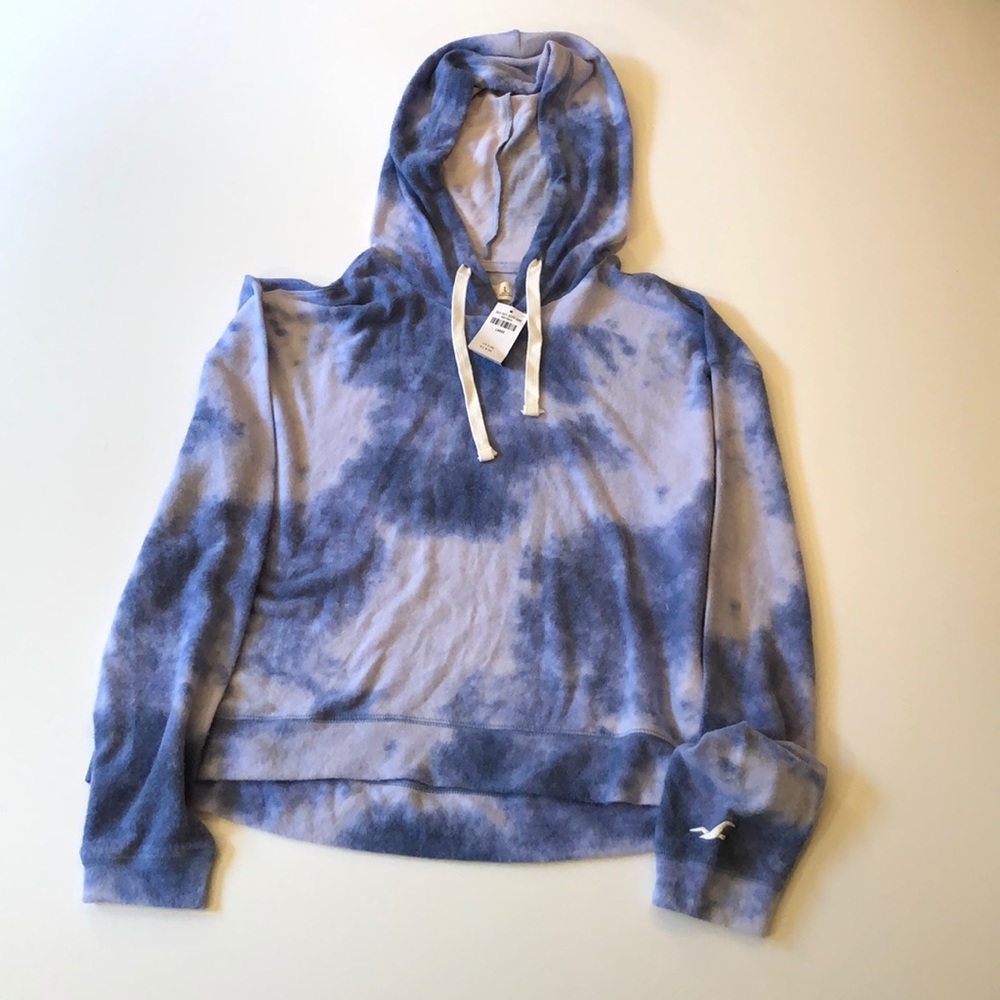 NWT Women’s Hollister Cropped Tie-Dyed Hoodie.